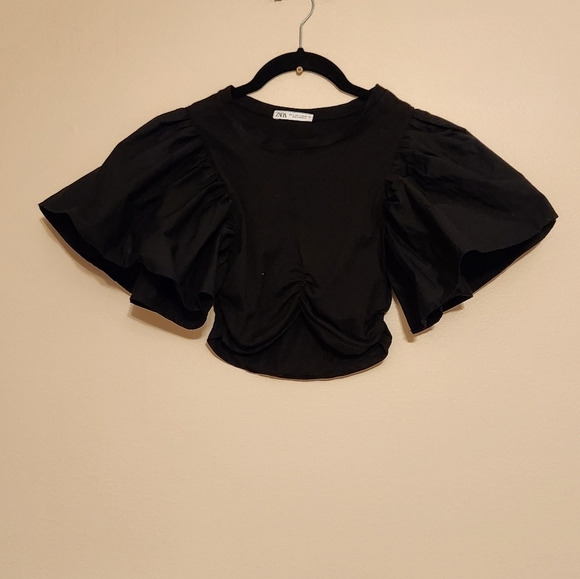 ⭐️ HOST PICK ⭐️ Zara Ruffle Puff Sleeve Crop Top - Picture 2 of 5